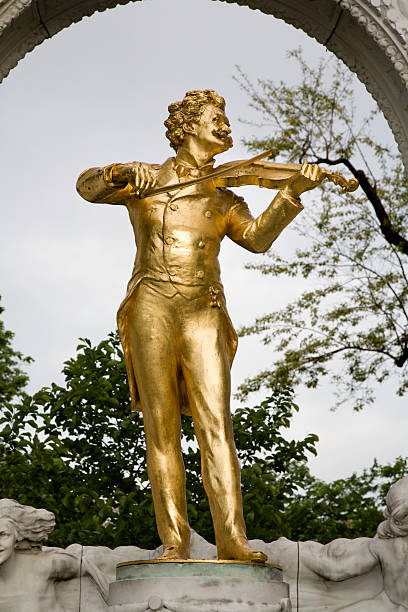 istock Vienna - Johann Strauss statue from Stadt park 146898987