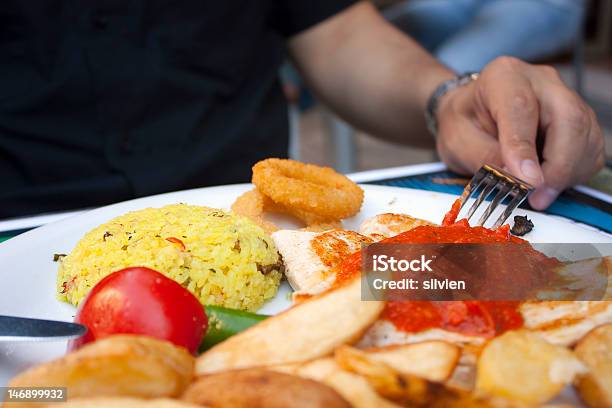 Hühnchen Mit Rotem Pfeffersauce Stockfoto und mehr Bilder von Bildschärfe - Bildschärfe, Bratkartoffel, Café