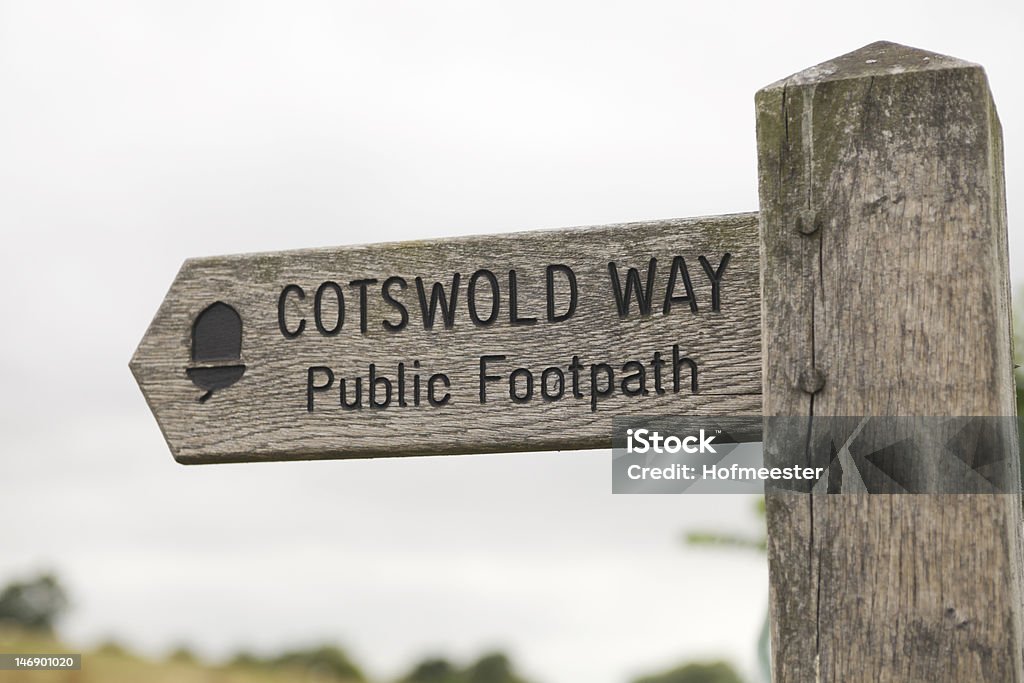 Poste indicador Cotswolds vías - Foto de stock de Cotswold Way National Trail libre de derechos