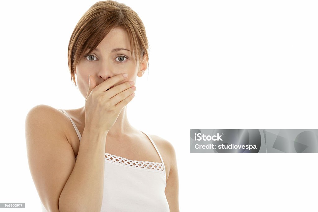 Ängstliche Frau mit der hand vor dem Mund - Lizenzfrei Hand vor dem Mund Stock-Foto