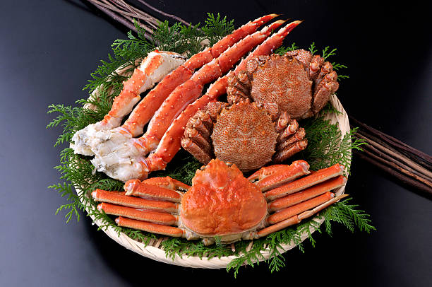 カニ - alaskan king crab fotografías e imágenes de stock