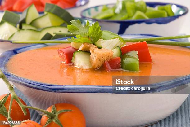 Comida Espanhola Gaspacho Andaluz Sopa De Frio - Fotografias de stock e mais imagens de Gaspacho - Gaspacho, Andaluzia, Comida