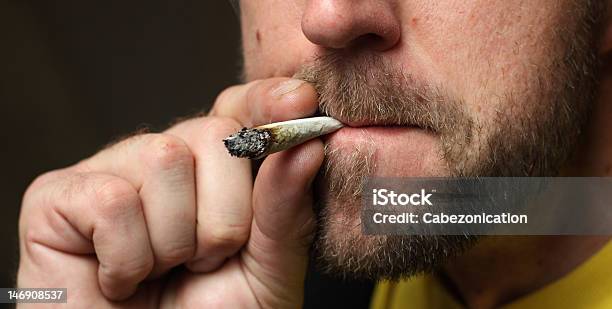 喫煙ポット - クローズアップのストックフォトや画像を多数ご用意 - クローズアップ, タバコを吸う, ヒトの口
