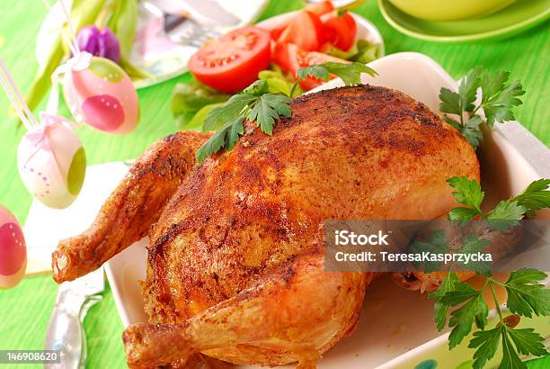 Печёный Целом Курица — стоковые фотографии и другие картинки Белое мясо - Белое мясо, В полный рост, Вечеринка