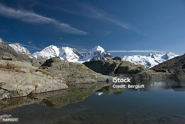 Foto de Vista Panorâmica Das Montanhas De Fuorcla Surlej De Engadin e mais fotos de stock de Alpes suíços