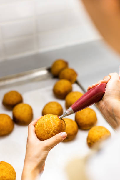 Preparing donut