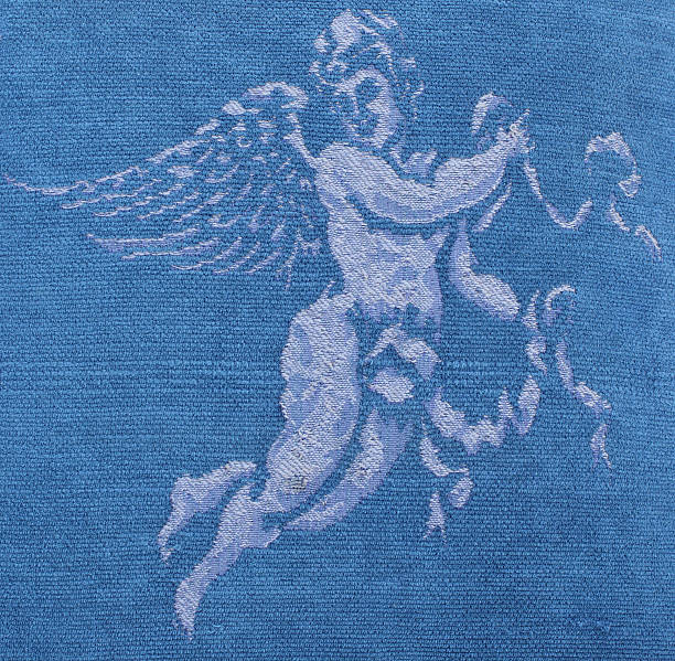 Anticuario almohadas con cupid angel / - foto de stock