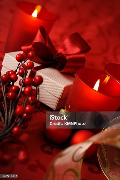 Tarjeta De Navidad Foto de stock y más banco de imágenes de Acontecimiento - Acontecimiento, Adorno de navidad, Caja de regalo