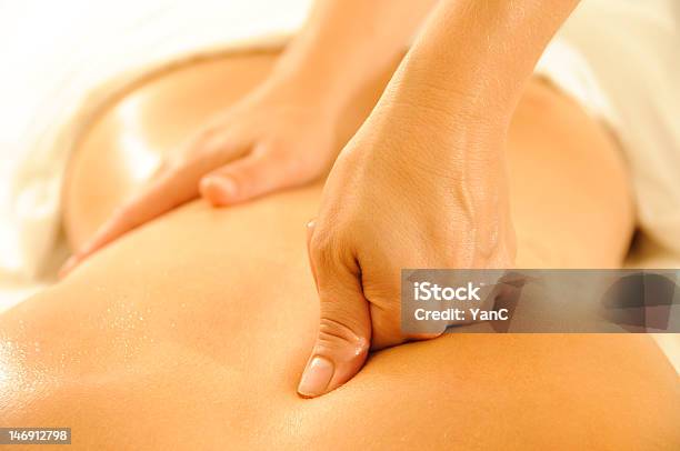 Terapia De Massagem - Fotografias de stock e mais imagens de Adulto - Adulto, Amimar, Articulação humana