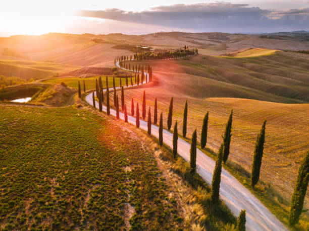 istock winding road in tuscany 1469134839