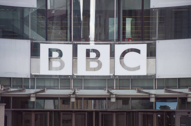 bbc headquarters, broadcasting house, london, uk - urban scene regent street city of westminster inner london imagens e fotografias de stock