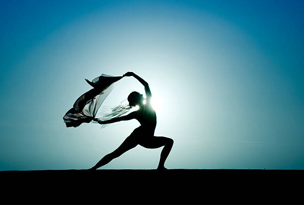 ballett bei sonnenuntergang - ballet dancer beautiful dancing beauty stock-fotos und bilder