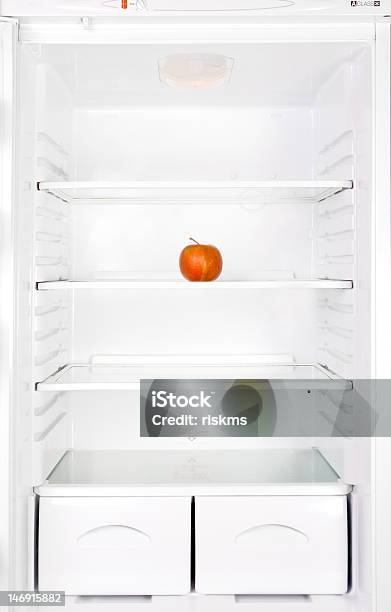 Apfel Aus Dem Kühlschrank Stockfoto und mehr Bilder von Abgeschiedenheit - Abgeschiedenheit, Abnehmen, Apfel