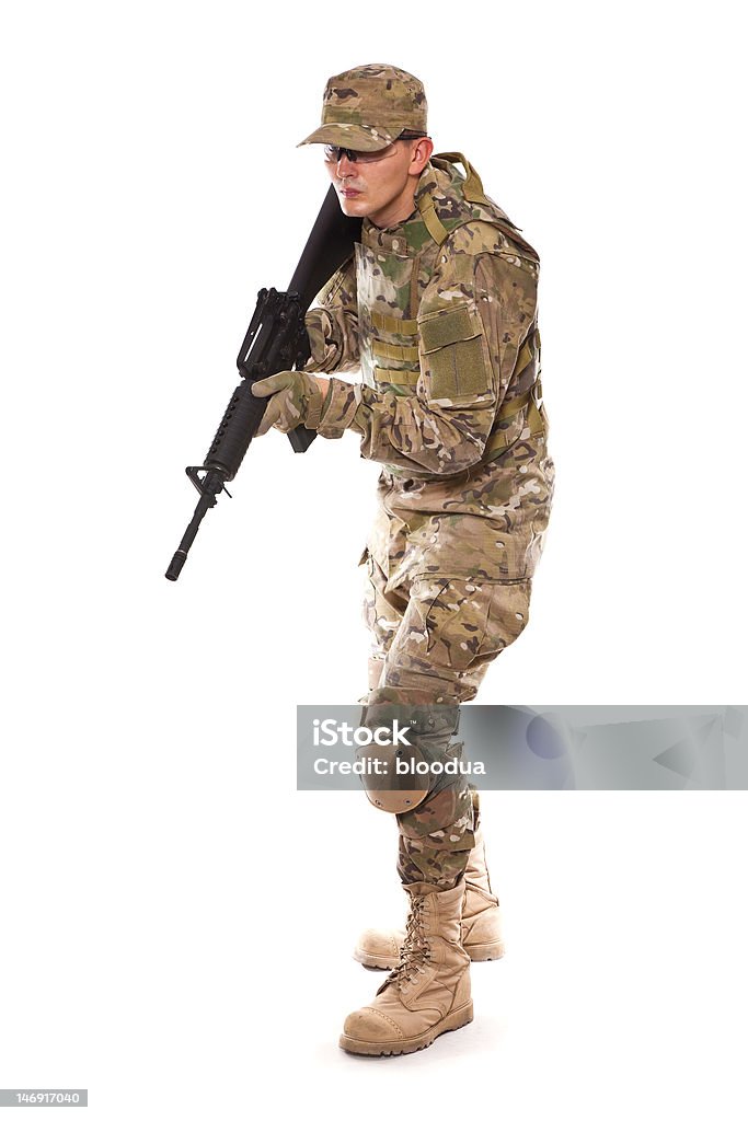 Солдат с ружьем - Стоковые фото Армия роялти-фри
