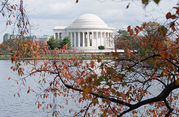 istock Jefferson Memorial in the Fall 146917128