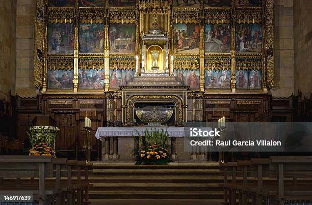 Iglesia De San Isidoro León España Foto de stock y más banco de imágenes de Provincia de León - Provincia de León, Acontecimientos en las noticias, Altar