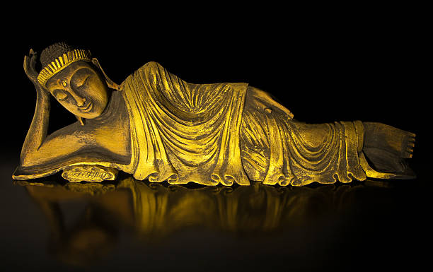 buddha disteso. - reclining buddha foto e immagini stock