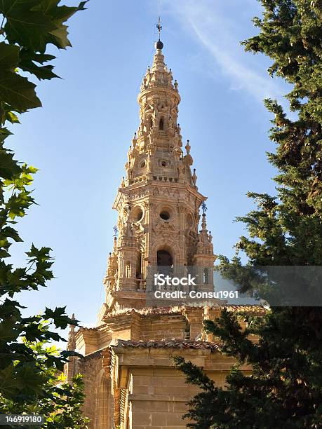 Tower Foto de stock y más banco de imágenes de Santo Domingo de la Calzada - Santo Domingo de la Calzada, Provincia de Logroño, Aguja - Chapitel