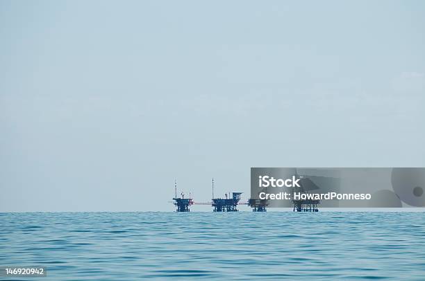 El Mar Y El Cielo Foto de stock y más banco de imágenes de Agua - Agua, Distante, Enfoque en el fondo