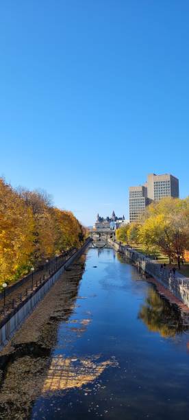 istock Rideau Canal in fall colours (5) 1469212992