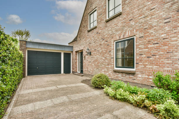 istock Exterior view of building 1469213774