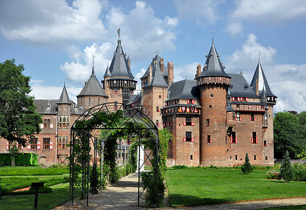 istock De Haar Castle Tower, Utrecht, South Holland 146925094