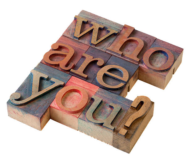 chi sei? - letterpress special wood text foto e immagini stock