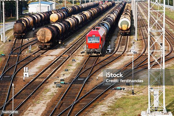 Tranportation Di Olio Su Ferrovia - Fotografie stock e altre immagini di Attrezzatura - Attrezzatura, Bacino idrico, Barile