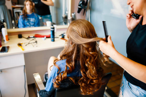 istock Busy at a hair salon 1469265786