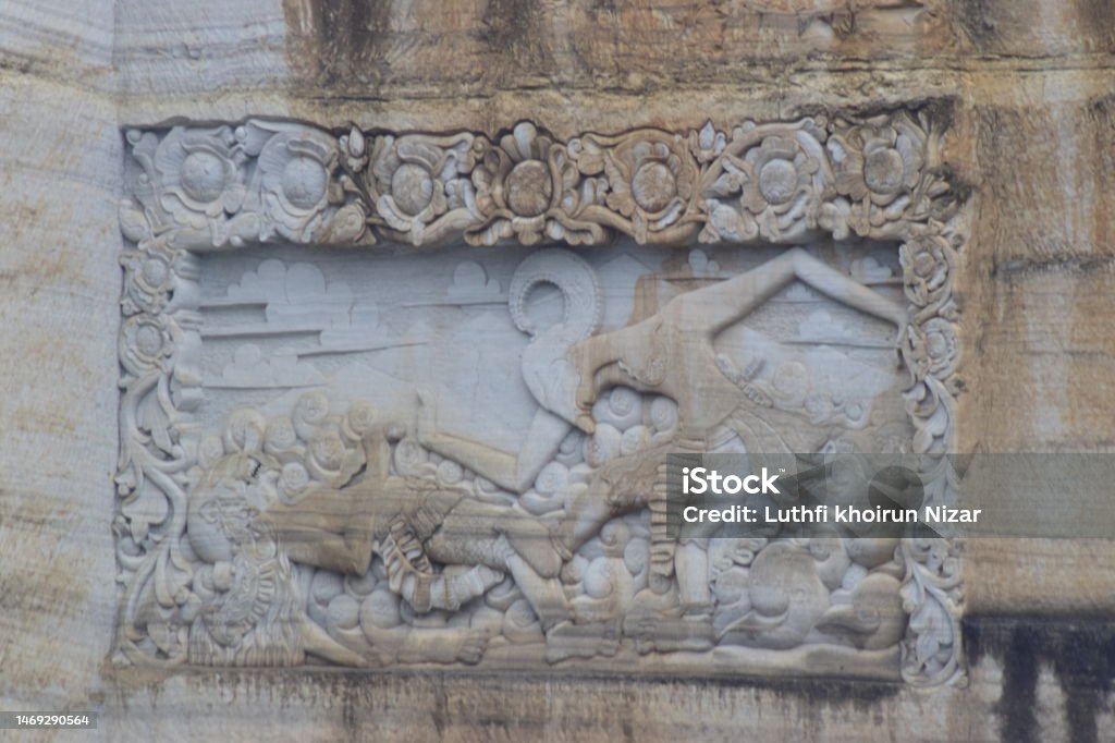 Central Java Wayang Statue Wayang In Java Stock Photo - Download Image Now - Architecture ...