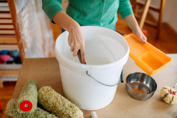 istock Preparing color before painting 1469304135