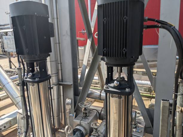 istock Vertical motor during uncouple conection preparation for solo run test. 1469452737