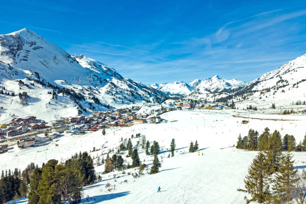 obertauern, station de ski - ski resort winter sport apres ski ski slope photos et images de collection