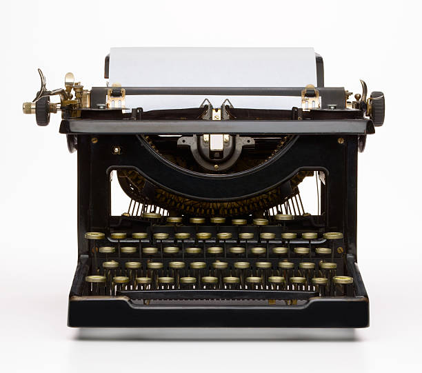 Stara Maszyna do pisania z papieru – zdjęcie