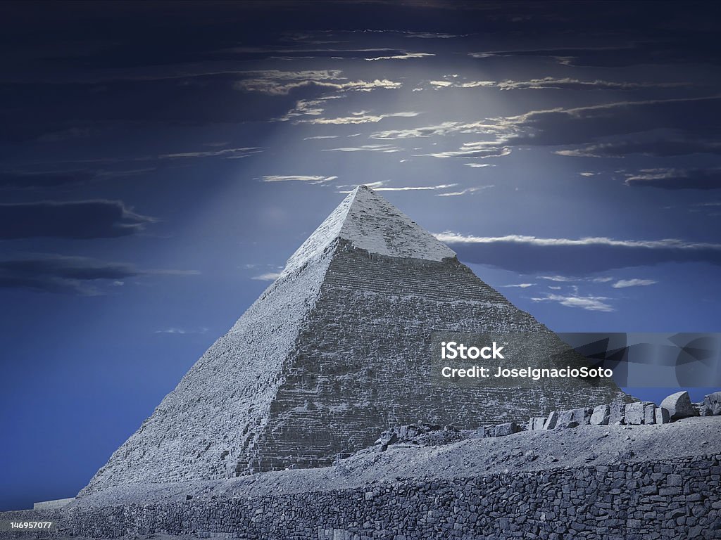 Piramide di Chefren notte - Foto stock royalty-free di Giza