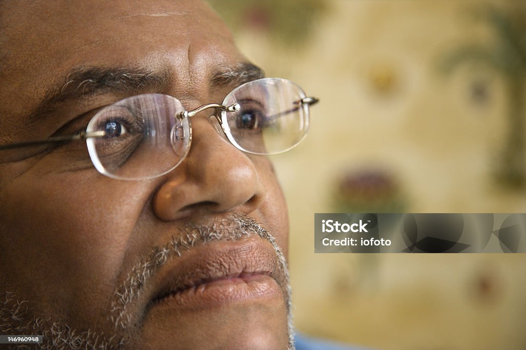 Homme avec Expression pensive - Photo de Afro-américain libre de droits
