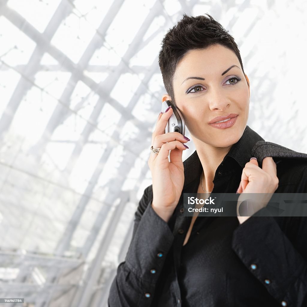 Geschäftsfrau am Telefon - Lizenzfrei 25-29 Jahre Stock-Foto