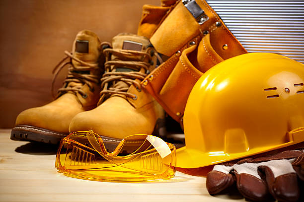 costruzione di sicurezza - protective workwear foto e immagini stock