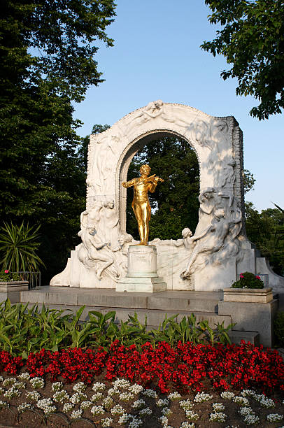 istock Johann Strauss golden statue 146963216