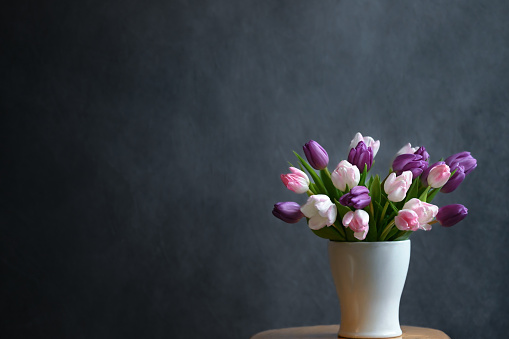 Bouquet of tulips in the vase