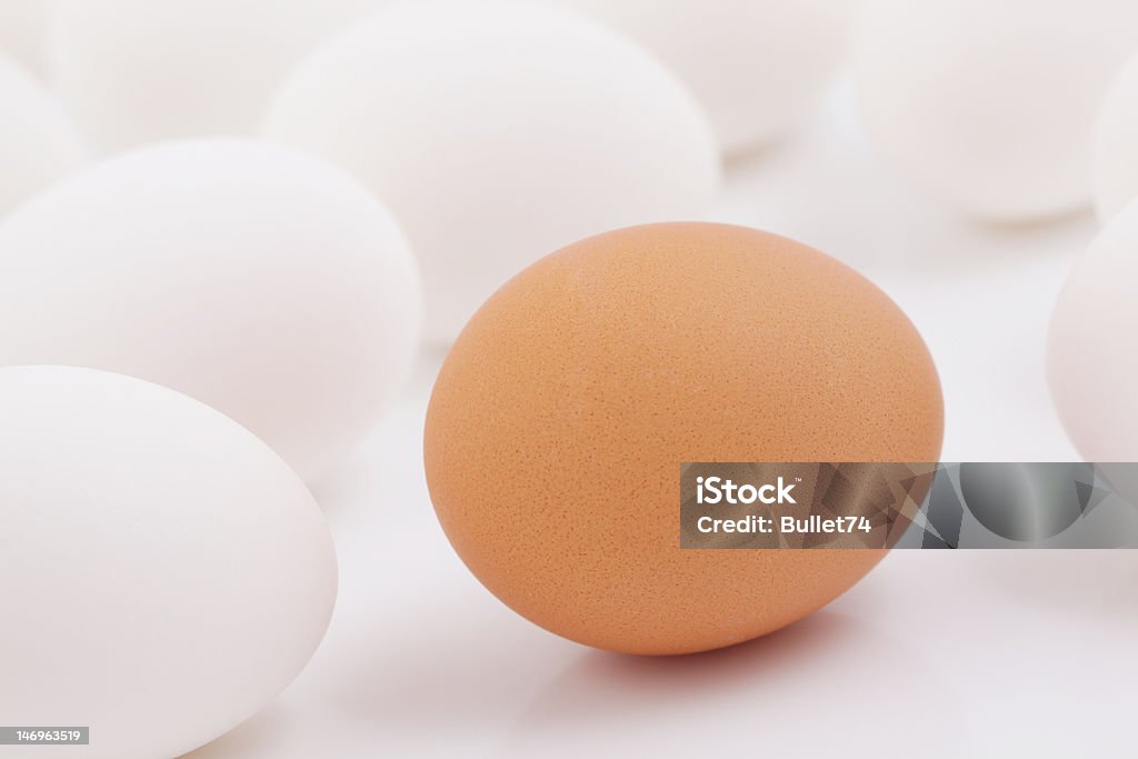ブラウンの卵はホワイトの卵 - アイデアのロイヤリティフリーストックフォト