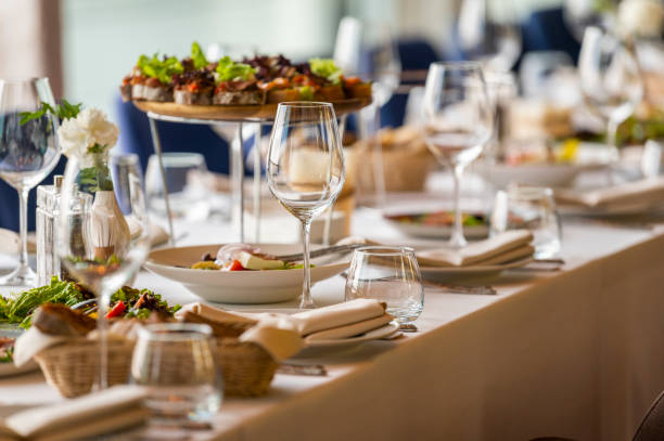 istock a table in a restaurant of guests 1469640962