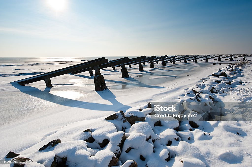 Disyuntores de hielo en invierno - Foto de stock de Agua libre de derechos