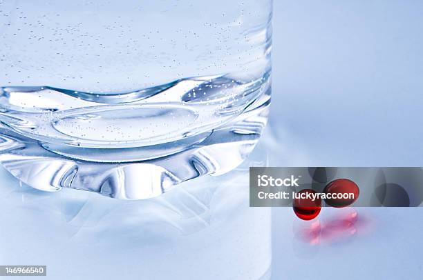 Behandlung Stockfoto und mehr Bilder von Antibiotikum - Antibiotikum, Bildhintergrund, Blau