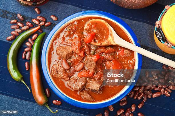 Warmes Essen Chili Con Carne Stockfoto und mehr Bilder von Blau - Blau, Bohne, Braun