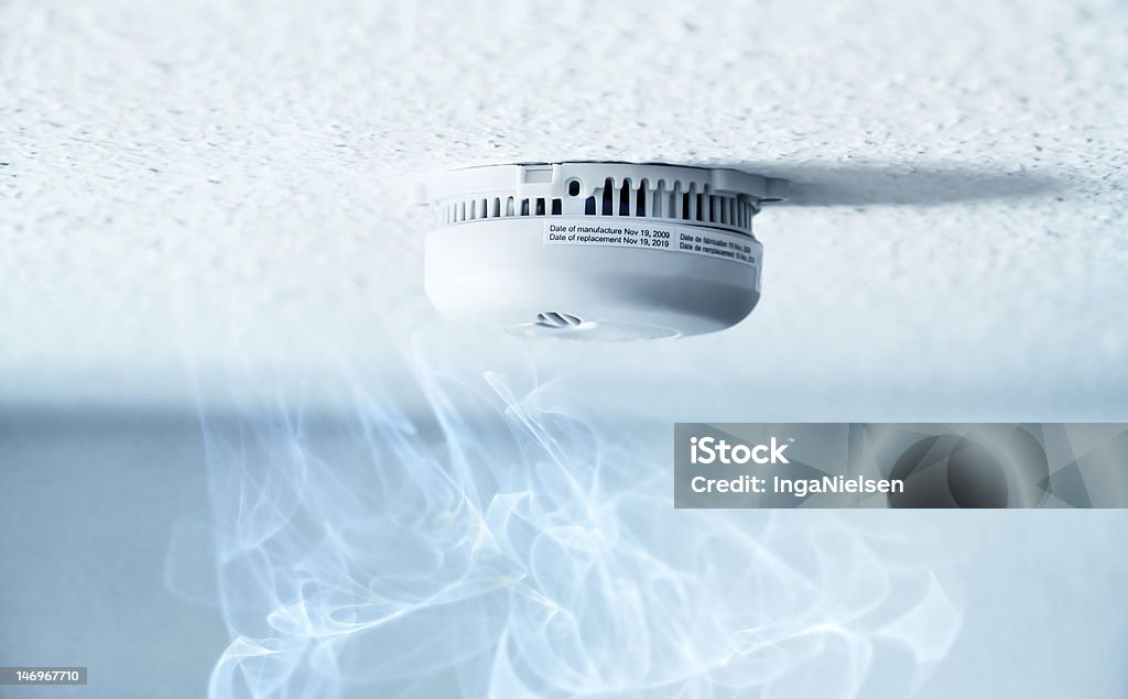 detector de humo - Foto de stock de Detector de Humo libre de derechos