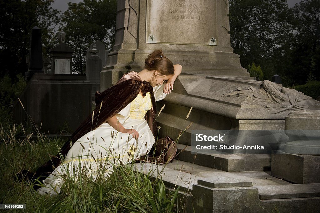 Mourning 한 무명용사의 - 로열티 프리 무덤-매장지 스톡 사진