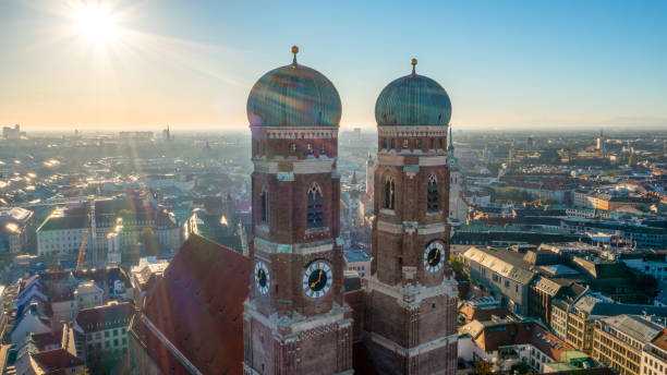 chrunch in der sonne - cathedral of our lady stock-fotos und bilder