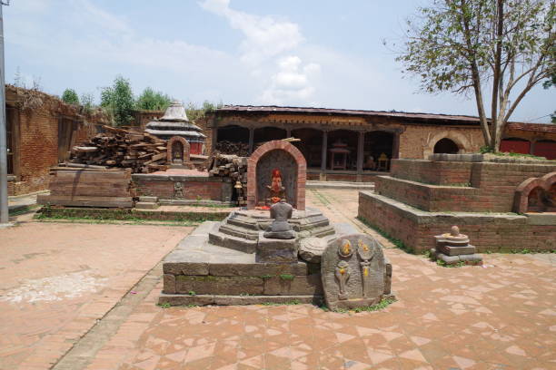 templo changu narayan en katmandú - changu narayan temple fotografías e imágenes de stock