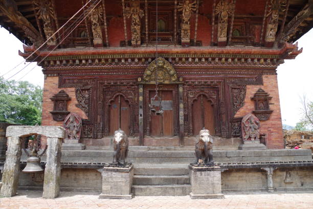 tempio di changu narayan a kathmandu - changu narayan temple foto e immagini stock